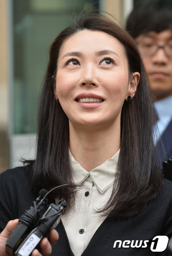 본문 이미지 - 성매매 논란을 빚었던 배우 성현아가 결국 무죄를 선고 받았다. ⓒ News1 DB