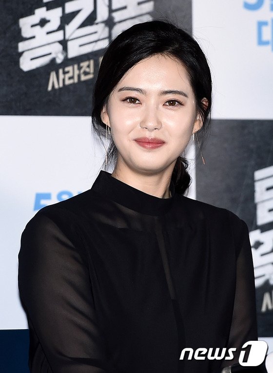 본문 이미지 - 고아라와 SM 엔터테인먼트의 전속 계약이 만료됐다.. ⓒ News1star / 고아라 기자