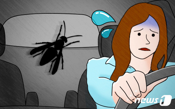 업무 실수 여직원에게 벌레 먹인 상사…"회사에 진 빚 탕감해 줄게"