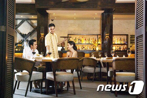 본문 이미지 - 아바카 리조트에서는 개인 버틀러 서비스를 제공해 왕이 된듯한 기분을 만끽할 수 있다.  (허니문리조트 제공)ⓒNews1travel