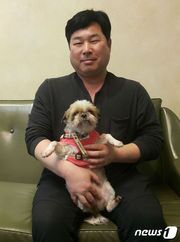 본문 이미지 - 황동열 팅커벨프로젝트 대표와 순심이. ⓒ News1