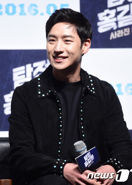 본문 이미지 - 배우 이제훈이 참고한 캐릭터에 대해 언급했다.  ⓒ News1star DB