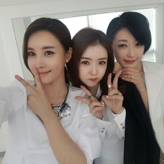 본문 이미지 - 15년 만에 뭉친 투야가 환한 미소를 짓고 있다. ⓒ News1star / 안진경 인스타그램