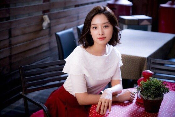 본문 이미지 - 배우 김지원이 최근 뉴스1스타와 인터뷰에서 '태양의 후예'를 인생작으로 꼽았다.ⓒ News1star / 킹콩엔터테인먼트