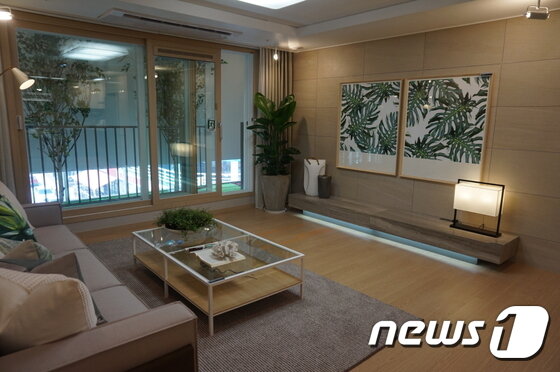 본문 이미지 - 안성 공도 우미린 더 퍼스트 73㎡A 주택형 거실 모습. (우미건설 제공) ⓒ News1