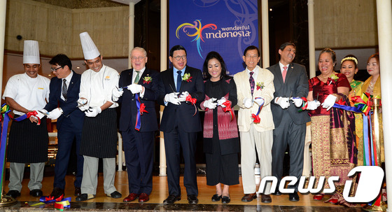 (서울=뉴스1) 임세영 기자 = 23일 오전 서울 서대문구 연희로 그랜드 힐튼 서울 호텔에서 열린 '원더풀 인도네시아' 프로모션 런칭 행사에서 번하드 브렌더 그랜드힐튼서울 총지배인 …