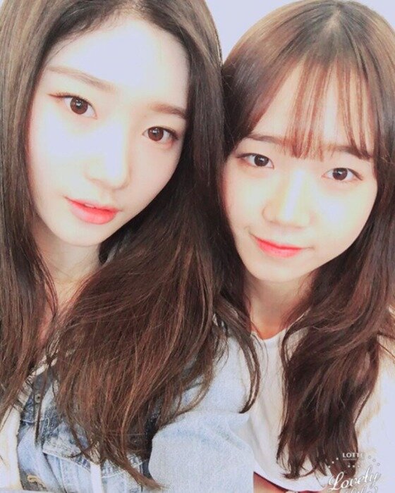 본문 이미지 - 정채연이 최유정과 함께 물오른 미모를 뽐내보이고 있다. ⓒ News1star / 정채연 인스타그램