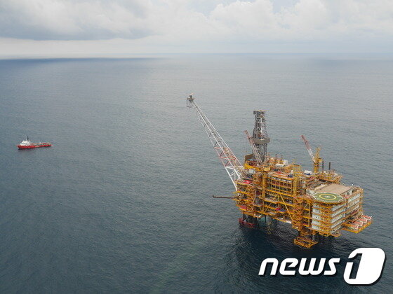 본문 이미지 - 미얀마 벵골만 해상에 위치한 쉐 가스전 해상플랫폼./뉴스1ⓒ News1