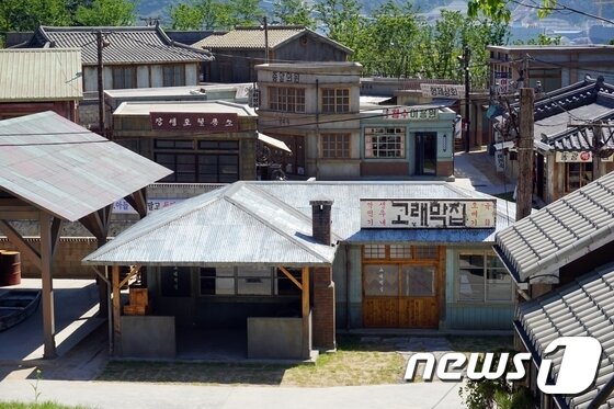 본문 이미지 - 울산 장생포 옛 마을. 김홍산 작가ⓒ News1