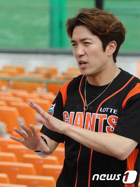 본문 이미지 - 조지훈 롯데자이언츠 응원단장 2016.5.30/뉴스1 ⓒ News1 박기범 기자