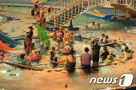 본문 이미지 - 경남 창녕 부곡하와이에서 개최했던 '부곡하와이 어린이 대축제'2016.5.5/뉴스1 ⓒ News1