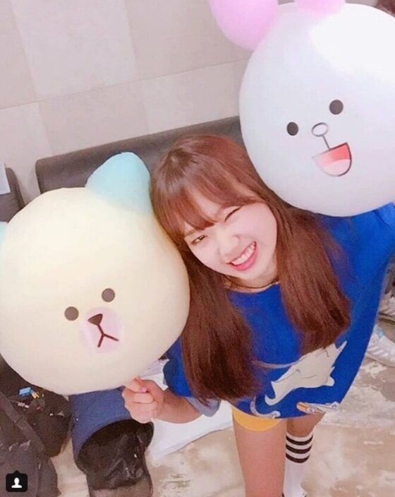 'SNL' 아이오아이 최유정, 동물 풍선 들고 '깜찍 윙크♡'