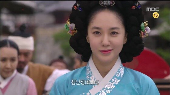 본문 이미지 - '옥중화' 박주미가 수모를 겪고도 눈 하나 깜짝하지 않는 침착함으로 강렬한 인상을 남겼다.  ⓒ News1star / MBC '옥중화' 캡처