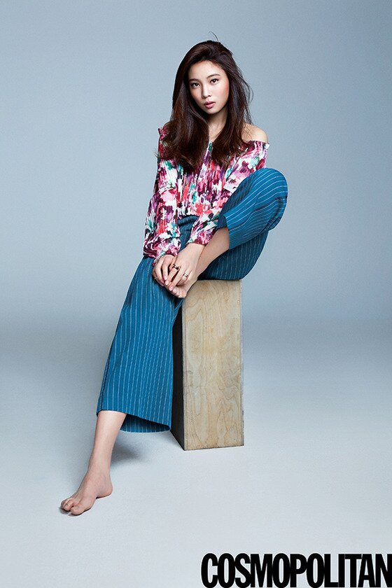 본문 이미지 - 배우 윤소희의 뷰티 화보가 공개됐다.ⓒ News1star/ 코스모폴리탄 제공