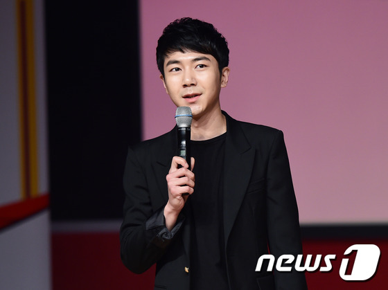 (서울=뉴스1스타) 권현진 기자 = 배우 홍규가 1일 오전 서울 일지아트홀에서 열린 이엑스아이디(EXID) 첫 번째 정규 앨범 ‘스트리트(Street)’ 쇼케이스에 MC 자격으로 …