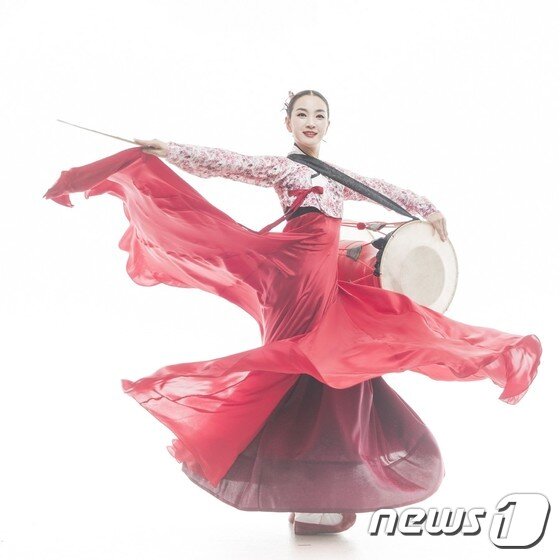 본문 이미지 - 전통춤 공연 '무원' 설정사진 ⓒ국립국악원 무용단 김청우