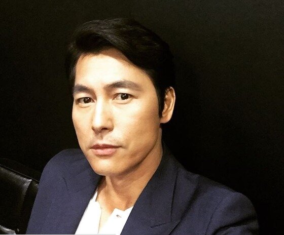 본문 이미지 - 정우성이 한층 나아진 셀카 실력을 공개했다. ⓒ News1star / 정우성 인스타그램