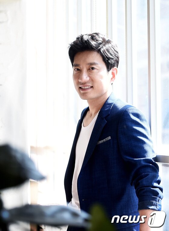 본문 이미지 - 김명민이 인터뷰를 통해 솔직한 생각을 밝혔다. ⓒ News1star/ 고아라 기자