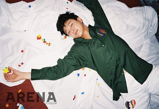 본문 이미지 - 윤시윤이 소년 같은 매력을 뽐냈다. ⓒ News1star / 아레나 옴므 플러스