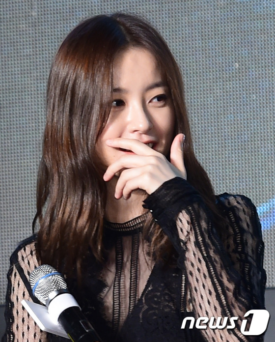 (서울=뉴스1스타) 권현진 기자 = 배우 정유미가 21일 오전 서울 종로구 서울그랑 호텔에서 열린 영화 '부산행'(감독 연상호) 제작보고회에 참석해 매력을 발산하고 있다.