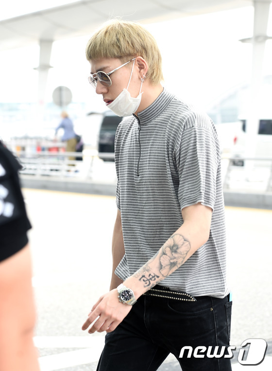 (인천공항=뉴스1스타) 고아라 기자 = 블락비 지코가 22일 오전 SBS MTV 음악 예능 프로그램 '더 콜라보레이션’ 경연 참석 차 인천국제공항을 통해 중국 베이징으로 출국하며 …