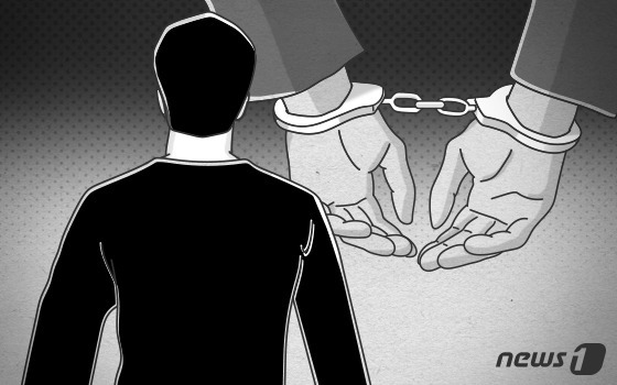 "자는데 깨워서"…고시원 찾아온 동생에 흉기 휘두른 형 구속 송치