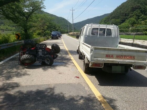 경산서 트럭-4륜 오토바이 충돌…오토바이 탑승 70·80대 남녀 사망
