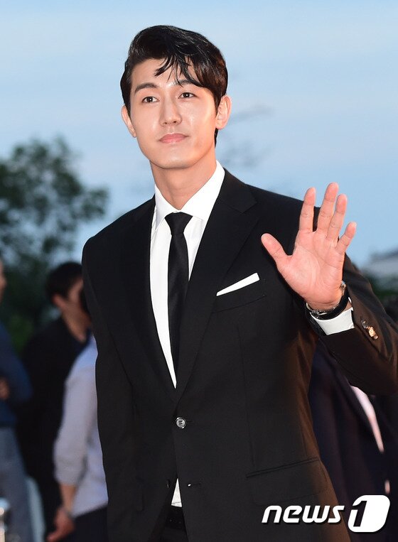 본문 이미지 - 배우 이기우가 '바벨250'을 통해 많은 걸 배운다고 말했다. ⓒ News1star / 권현진 기자