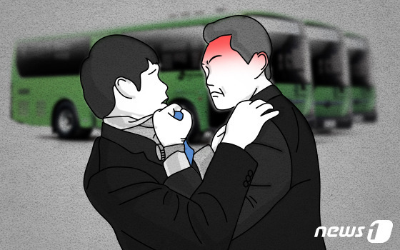 "왜 빵빵 거려"…경적 소리에 버스 올라타 기사 목 조른 40대