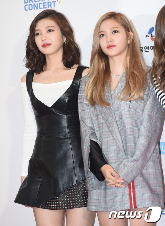 (서울=뉴스1스타) 고아라 기자 = 레드벨벳 조이, 예린(오른쪽)이 4일 마포구 성산동 서울월드컵경기장에서 열린 '제22회 사랑한다 대한민국 2016 드림콘서트'에 참석해 포즈를 …