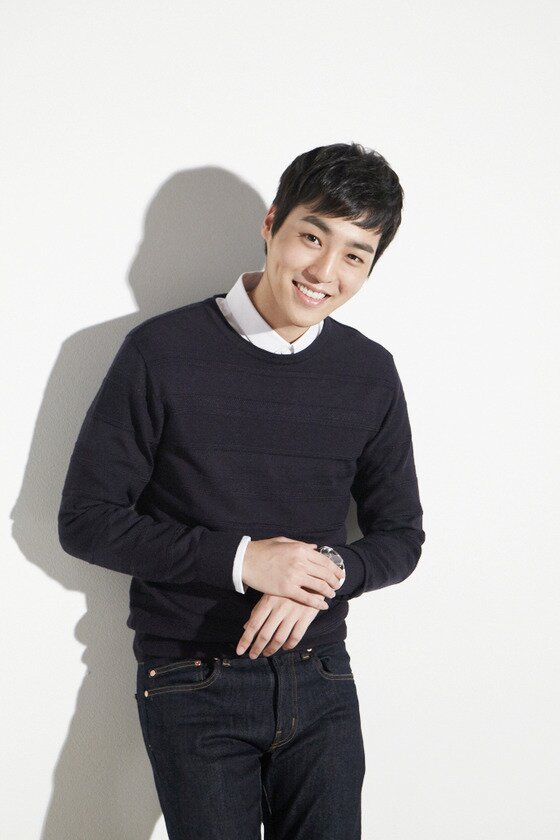 본문 이미지 - 배우 정윤이 소속사 전속계약 소식을 알렸다. ⓒ News1star / 더좋은이엔티