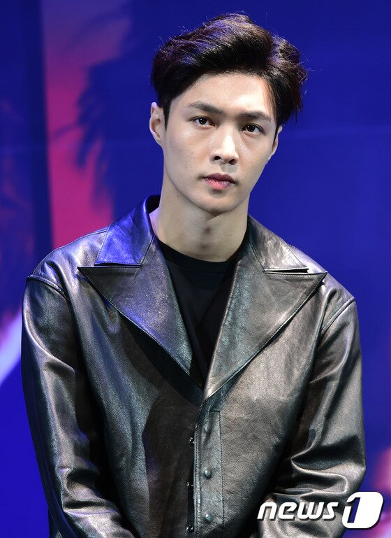 본문 이미지 - 레이가 인천공항 면세점에서 실신했다. ⓒ News1star / 권현진 기자