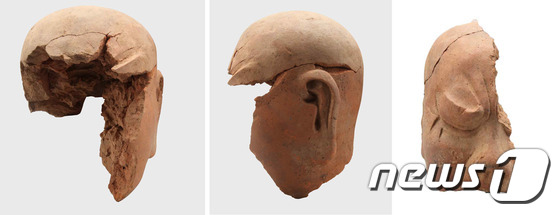 (서울=뉴스1) 추연화 기자 = 전북 익산의 제석사 폐기유적에서 출토된 나한상(羅漢像) 혹은 불제자(佛弟子)로 추정되는 2점.나한상(羅漢像) 혹은 불제자(佛弟子)로 추정되는 2점은 …