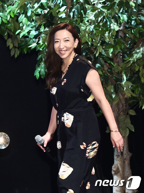 본문 이미지 - 영화 '나의 소녀시대' 프랭키 첸 감독이 13일 오후 서울 이화여대 삼성홀에서 열린 ’2016 첫 번째 왕대륙 서울 팬미팅‘ 기자회견에 참석하고 있다. ⓒ News1star / 권현진 기자