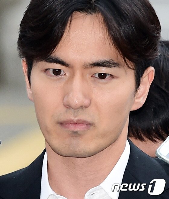 본문 이미지 - 얼굴이 알려진 사람이라고,,,이러면 안되는 것.  . ⓒ News1star/ 권현진 기자