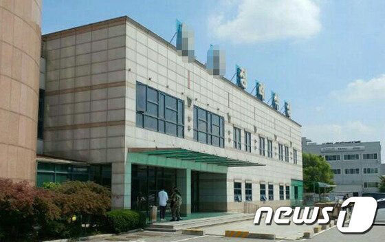 본문 이미지 - 지난 17일 영동고속도로 버스 추돌사고로 숨진 이유경 씨 등 4명의 시신이 안치된 용인의 한 장례식장. ⓒ News1 최대호 기자