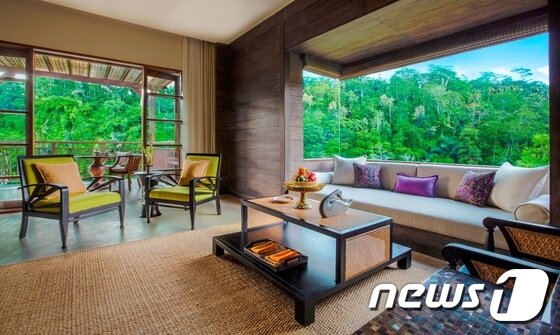 본문 이미지 - 스위트 리빙룸(사진제공=만다파 리츠칼튼 리저브)ⓒ News1