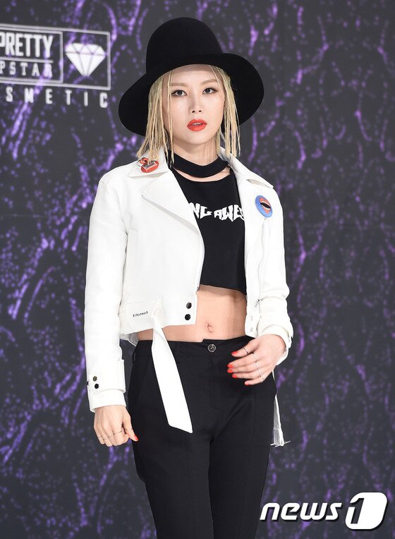 본문 이미지 - 브라운아이드걸스 미료가 29일 오전 서울 영등포 타임스퀘어 아모리스홀에서 열린 Mnet '언프리티 랩스타3' 제작발표회에 참석해 강렬한 비주얼로 매력을 발산하고 있다. ⓒ News1star/ 고아라 기자