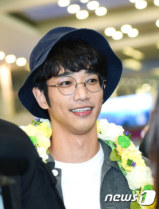 (인천공항=뉴스1스타) 권현진 기자 = 대만 배우 류이호(刘以豪)가 팬미팅차 30일 오후 인천국제공항을 통해 입국하며 팬들의 뜨거운 환영에 미소를 짓고 있다.