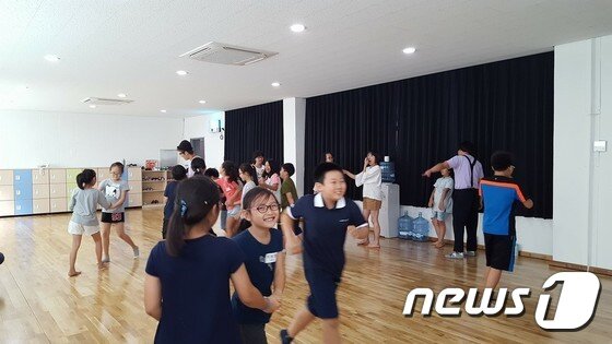 본문 이미지 - 서커스 예술놀이터-서커스 광대학교' 수업현장  ⓒ News1