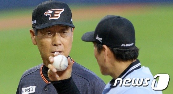 본문 이미지 - 한화 이글스 시절의 김성근 감독. /뉴스1 DB ⓒ News1 황기선 기자