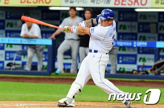 본문 이미지 - 삼성 라이온즈 시절의 최형우. / 뉴스1 DB ⓒ News1 이종현 기자