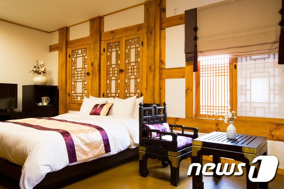 본문 이미지 - 삼국시대부터 조선시대까지 시대별 콘셉트로 만나볼 수 있다.(사진제공=남원 예촌)ⓒ News1