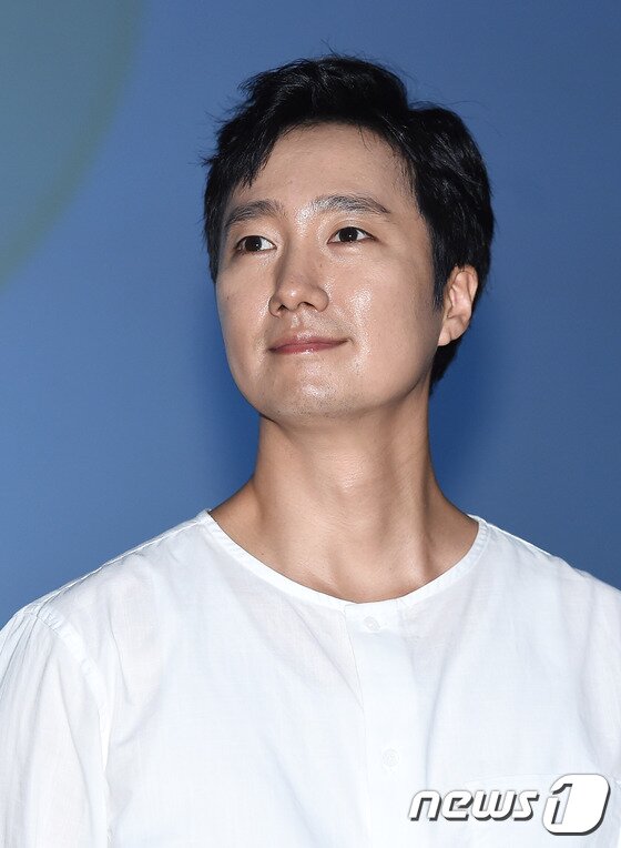 본문 이미지 - 배우 박해일이 두 아이 아빠가 된다. ⓒ News1star/ 고아라 기자