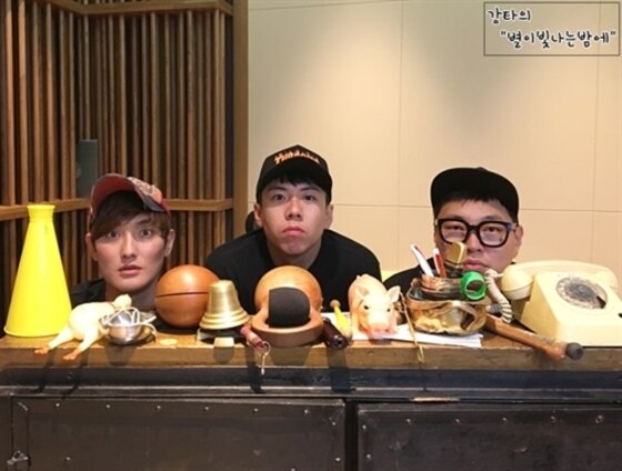 본문 이미지 - 양세찬, 이진호는 매주 수요일 '별밤'에 출연해 강타와 호흡을 맞추고 있다. ⓒ News1star / MBC 표준FM '강타의 별이 빛나는 밤에'