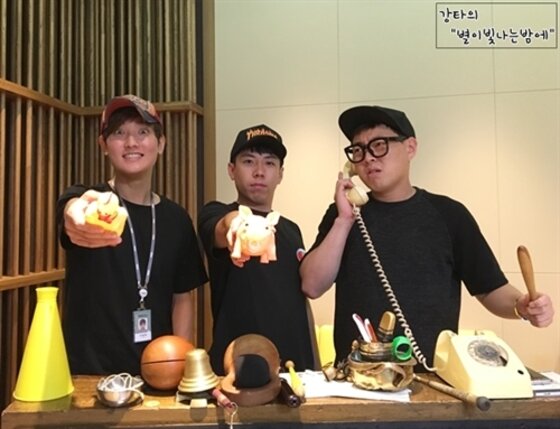 본문 이미지 - 양세찬, 이진호는 오인택, 이용진과 함께 '웃찾사' 속 '웅이 아버지' 코너로 높은 인기를 누린 바 있다. ⓒ News1star / MBC 표준FM '강타의 별이 빛나는 밤에'