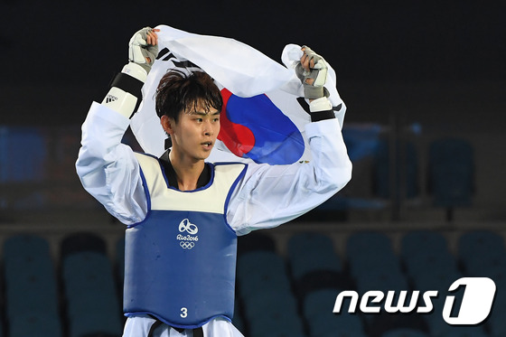 '2017 세계태권도연맹(WTF) 세계태권도선수권대회' 남자 54㎏ 우승을 차지한 김태훈. © News1