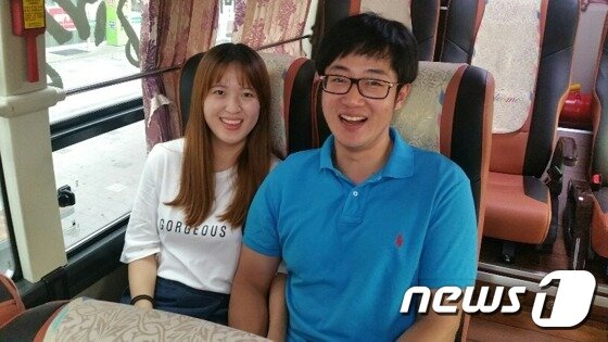 본문 이미지 - 지난 24일 오후 광명동굴 관람을 위해 철산역에서 승차한 조권희·최지혜씨 커플을 만났다. ⓒ News1 조정훈 기자.