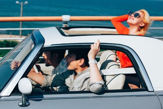 본문 이미지 - 어반자카파가 빈지노와 호흡을 맞춘 신곡 ‘목요일 밤’이 국내 주요 음원차트 정상에 올랐다. ⓒ News1star / 메이크어스엔터테인먼트