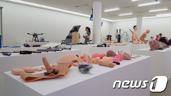 본문 이미지 - 정금형 개인전 '개인소장품' 전시전경ⓒ News1